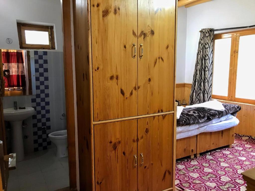 Sponbo Guest House, Leh Exterior foto