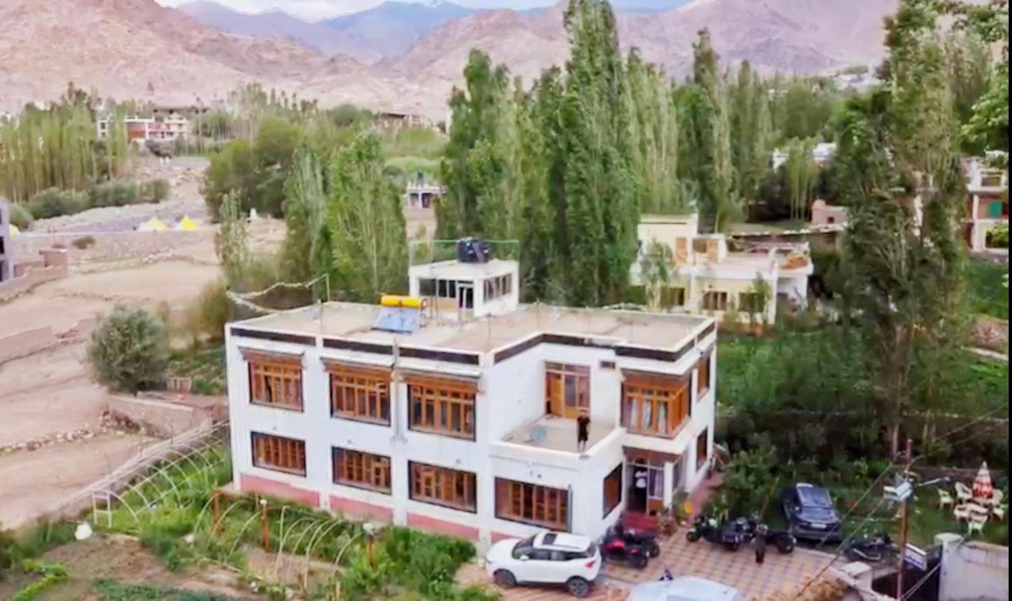 Sponbo Guest House, Leh Exterior foto