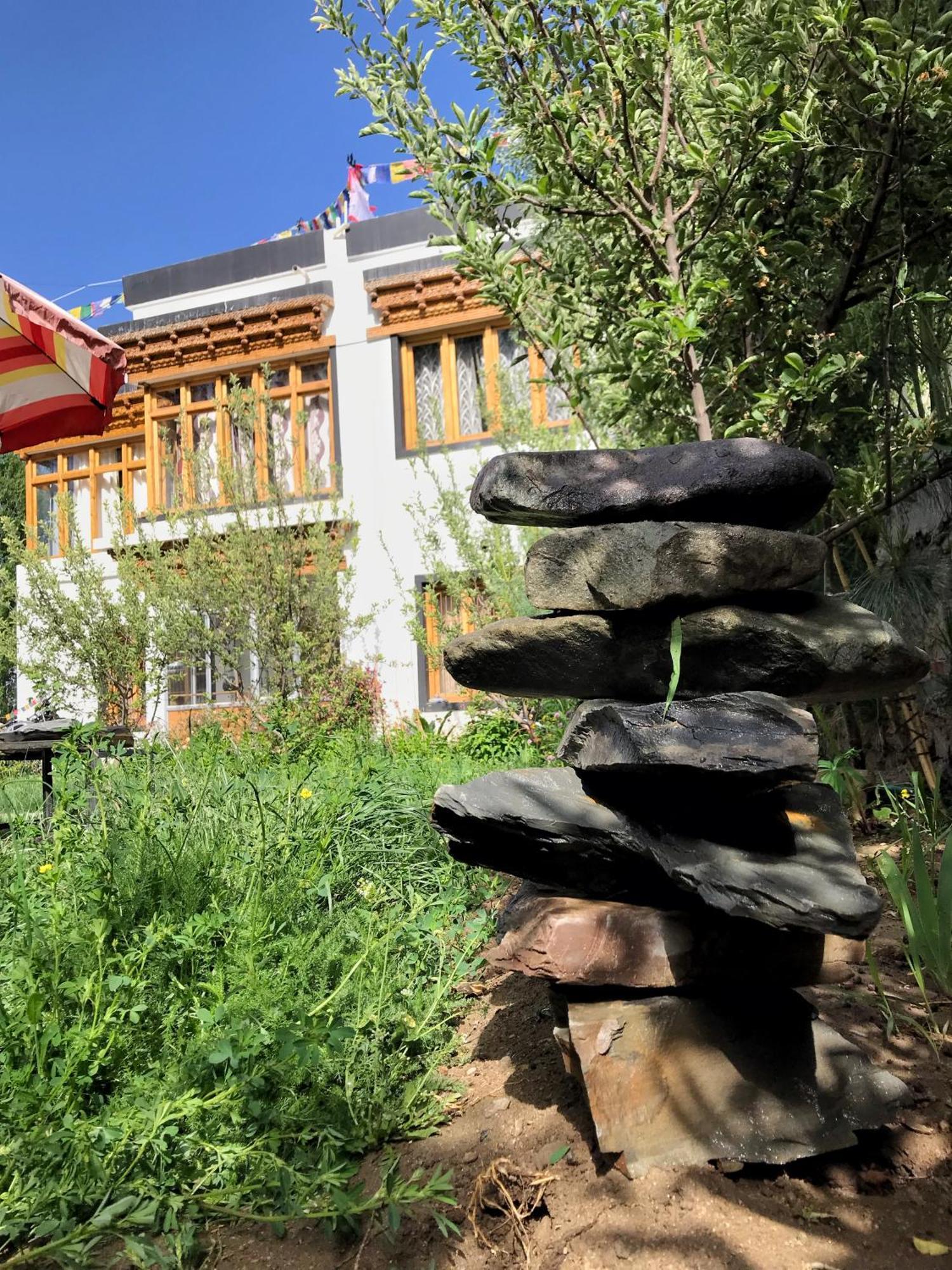 Sponbo Guest House, Leh Exterior foto